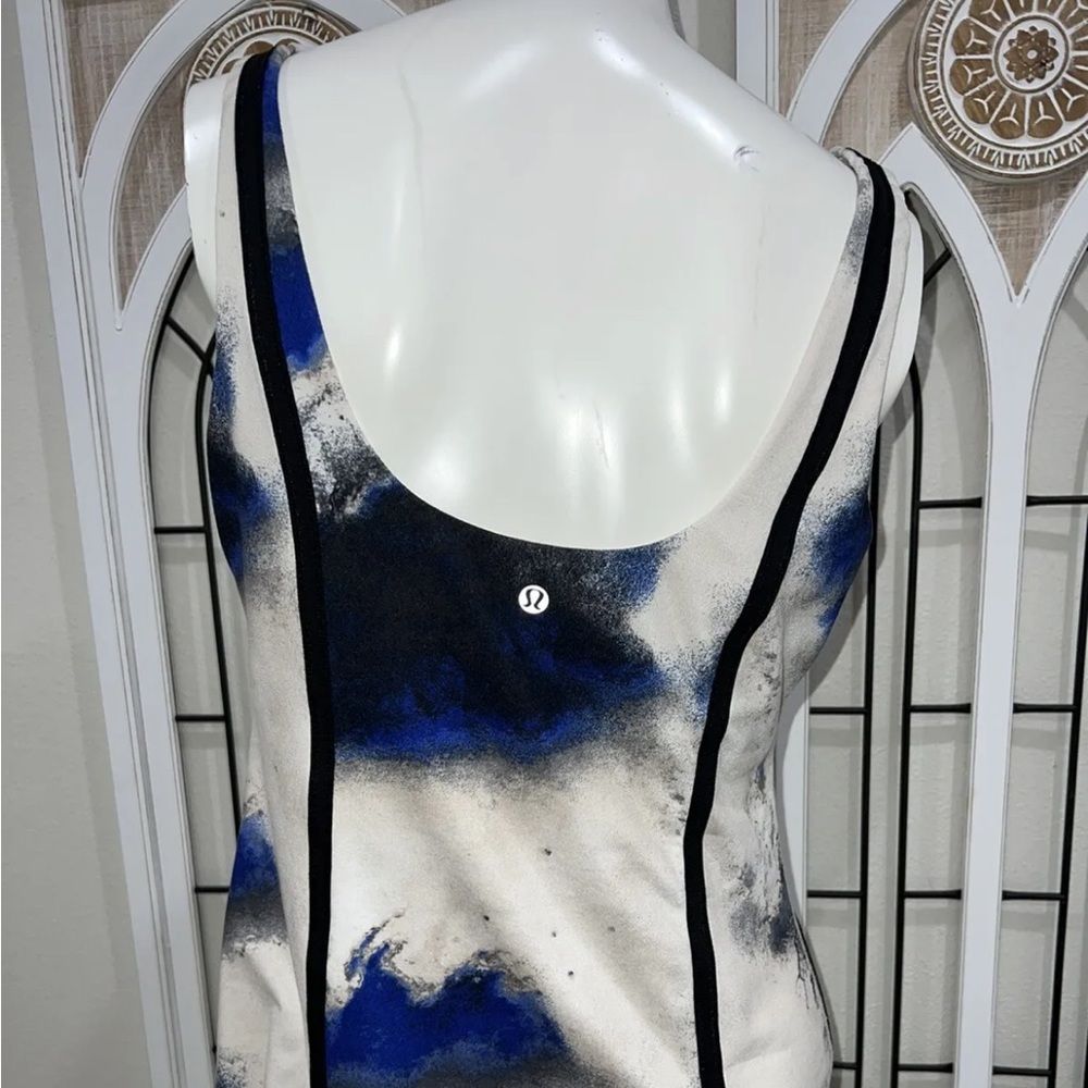 Women’s lululemon tank size 12